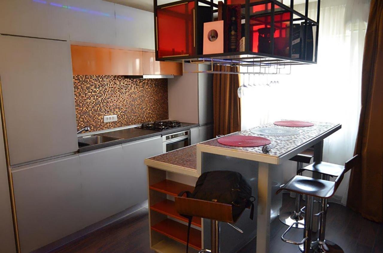 Apartament Confort Panu Apartman Bukarest Kültér fotó